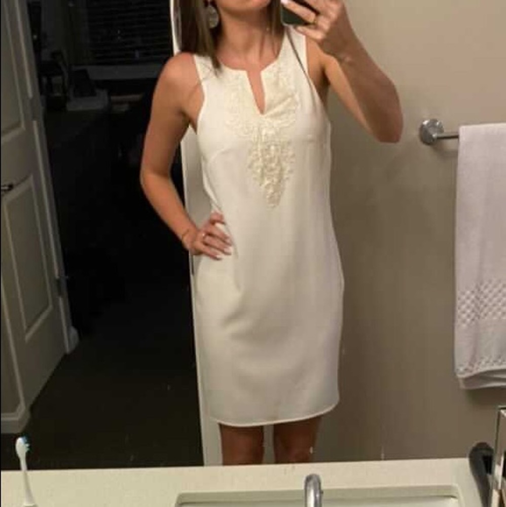 White dress - Picture 2 of 5